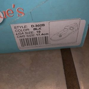 Brand new, size 10 girls shoes.